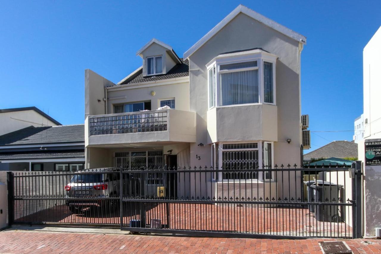Holiday Home In Sea Point, Fresnaye Cape Town Exterior photo