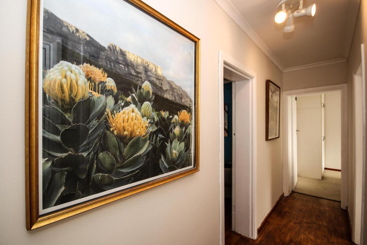 Holiday Home In Sea Point, Fresnaye Cape Town Exterior photo